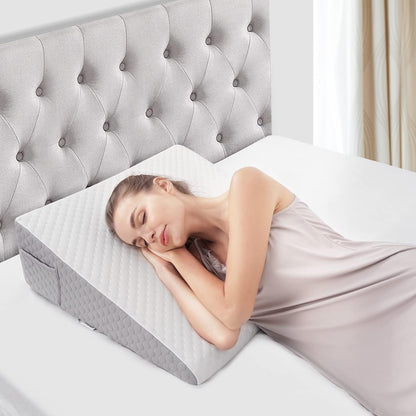 Oreiller en forme de coin pour le lit
